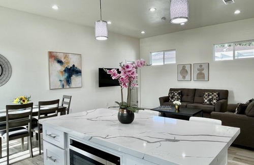 Tustin House | New Built#3BR#Private Home🏠 near Disneyland, Irvine, Convention & Beaches!