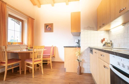 Zellbergeben Apartment | new built cottage on a sunny hill