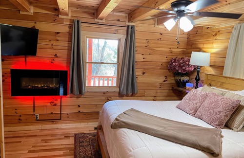 Carbon Hill Cabin | NEW! Byers Retreat!1K&6Q beds! Stay 2 & get 3rd half off, stay 3 and get 4 free!