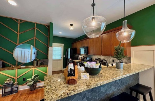 Swannanoa House | NEW: Byrd Bungalow - Luxury Home, Epic Views, Prime Spot