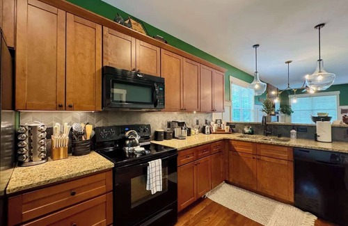 Swannanoa House | NEW: Byrd Bungalow - Luxury Home, Epic Views, Prime Spot