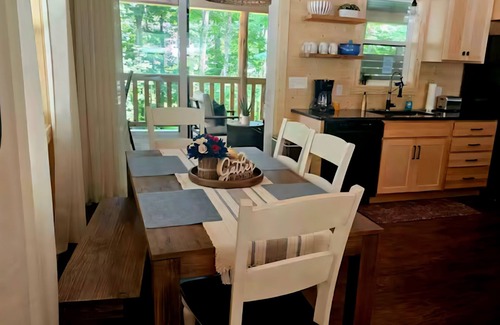Burkesville Cabin | NEW CABIN-boat parking, 5 min to State Park & golf