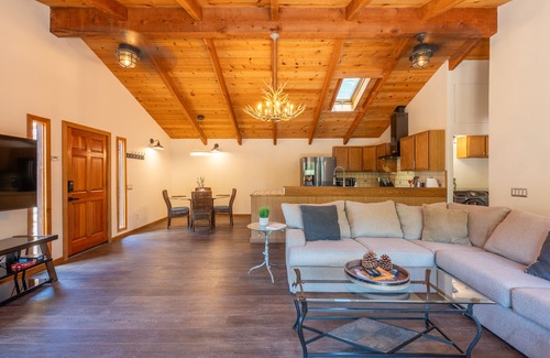 Carmel Valley House | New- Cabin by the River