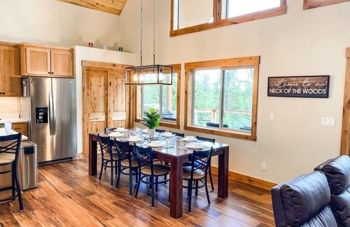 Columbine Lake House | New Cabin-On Nat'l Forest-Hot Tub-3mi to Ski-4Kings-Private Nature Trail-Fishing