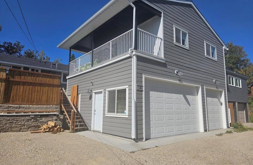 Northwest Calgary House | New carriage suite Calgary NW close to UofC