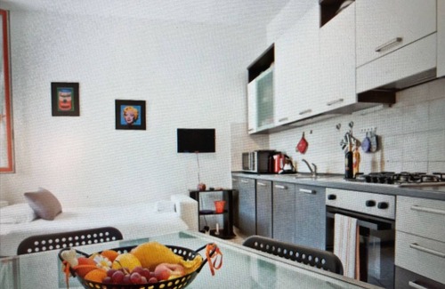 Bullona Apartment | NEW! CENISIO M5 Lilac line Apt X3! Free WIFI
