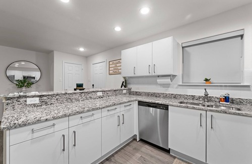 Grand Prairie House | New-Centrally located and spacious home! Close to ATT stadium, Globe Life