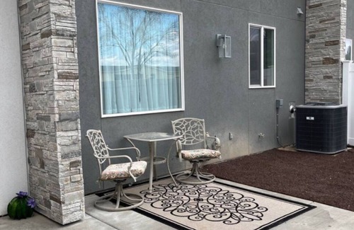 Elko House | New! Centrally located. Easy to access.nn