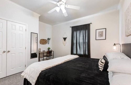 University House | New! Centrally Located Family Gathering Place