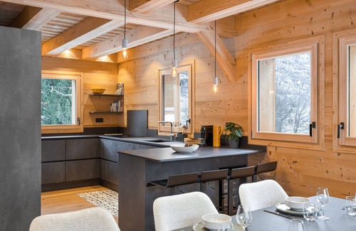 Monetier-les-Bains Ski Chalet | New chalet for 10, charm and comfort in Serre Chevalier