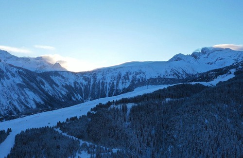 Courchevel Ski Chalet | New Chalet in Courchevel 1850, sleeps 6, ski-in/ski-out & wifi!