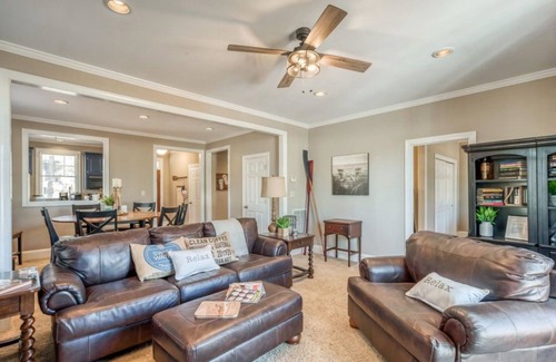 Lake Oconee House | New Charming 2-bedroom place in Great Waters!