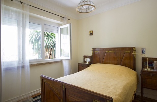 Santo Amaro Apartment | *NEW*Charming cozy bright and artsy Alcântara flat