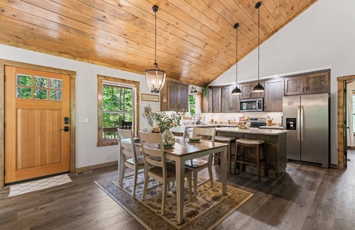 Eagle Mountain House | NEW CHARMING HOME-Sage Ridge-Coosawatee Resort-Outdoor Fireplace