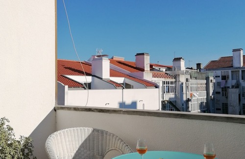 Santo Condestavel Apartment | NEW! Charming Ourique Field Apartment Near the Famous 28 Tram (King Bed)