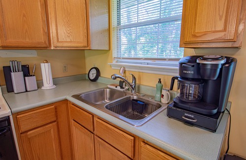 Rossville House | NEW!Chickamauga Country Cottage near Chattanooga