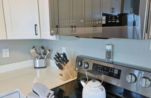 Knoxville House | NEW! Classy 3BR Home ~ 5 min to DT + Eateries