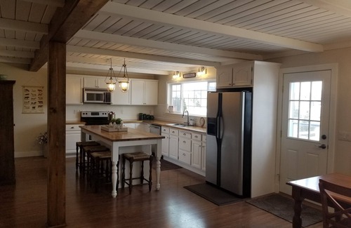 Columbia Falls House | New, clean, charming, roomy house near Glacier Park w/views! Well appointed.