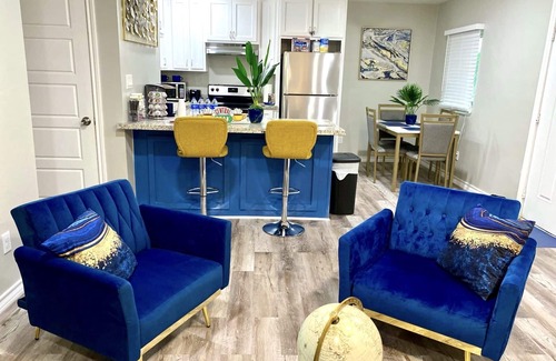 Weslaco Apartment | NEW! ✨close to Downtown, Malls & PremiumnOutlets, with Balcony ❤️