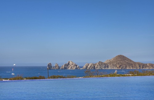 Los Cabos Apartment | NEW CONDO 3BR/3BTH with arch view at Vista Vela condos