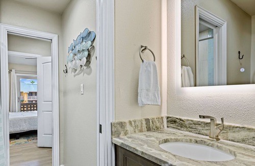 Harbor Oaks Condo | New condo on the water with boat slip, pools, and tennis courts!