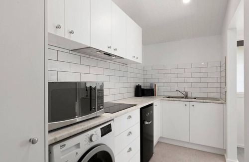Connewarre House | *New* Connewarre Guesthouse