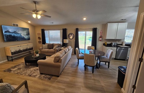 Trenton House | New Construction 4 Bedroom Ranch in Trenton