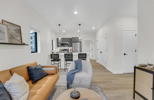 Monta Vista Apartment | New Construction Charming 2-bedroom apartment with AC, WiFi in Lakewood