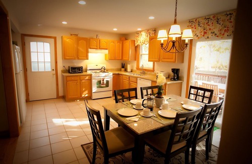 Edgartown House | New construction Edgartown home with AC, new furnishings, o/d shower, bike path.