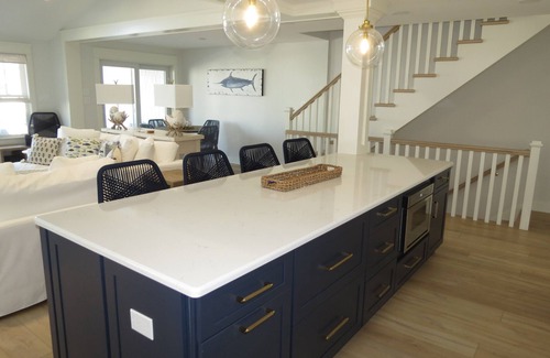 Avalon House | NEW CONSTRUCTION, RENTAL LISTING IN AVALON, FILLING UP QUICKLY!