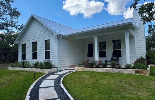 Round Top House | NEW Country Escape | Firepit | Near Round Top