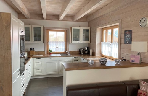 Steibis House | New country-style vacation home with large pool, garden and garage