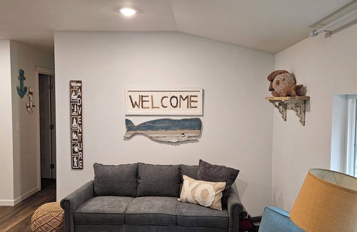 Sequim House | New Cozy Beach Bungalow, only a 1/2 mile walk to beautiful quiet Beach