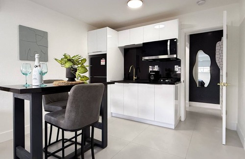Miami Gardens Apartment | New Cozy Delux 1BR Near Hard Rock Stadium