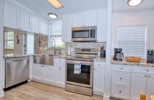 Cross Key Waterways House | New Cozy getaway on waterfront in Key Largo! Bring your own boat!