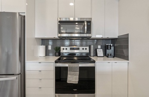 Seton Condo | New cozy modern condo