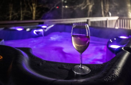 Sylva Cabin | New: Cozy Mtn Cabin w/Hot Tub/Firepit/Game Room