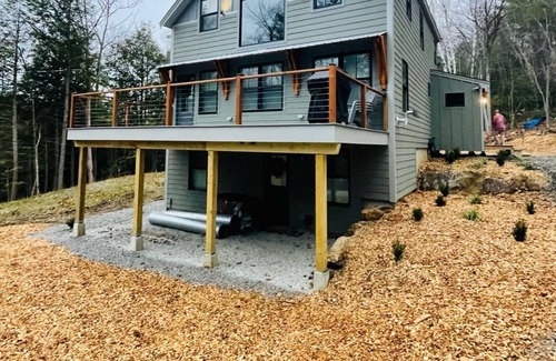 Campton Cabin | New Cozy Timber Frame Mountain Retreat- Waterville Estates