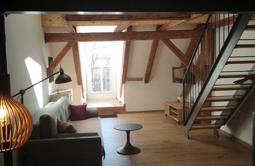 Windach Apartment | New, cozy vacation apartment. Only 2 km walk to the beautiful Ammersee.