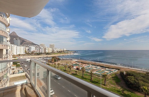 Mouille Point Apartment | New Cumberland 501 by CTHA