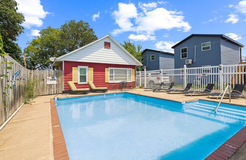Monticello Apartment | NEW! Dave's Last Resort Poolside-Charming Cabin 1