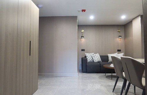 Somerset Apartment | New Deluxe Cozy Studio Apt/WIFI @ Orchard/Somerset Area