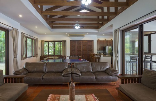 Playa Colorado Villa | New Deluxe Villa With Pool And Bar Steps Away from the surf at Playa Colorados