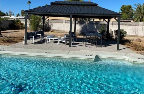 Paradise Valley Village Villa | NEW Desert Stallion