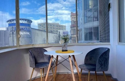 Doncaster Apartment | NEW! Doncaster Central 1 Bed Apartment sleeps 4,