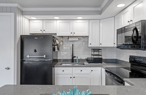 Alton Bay House | New Dreamy Lake Front Home