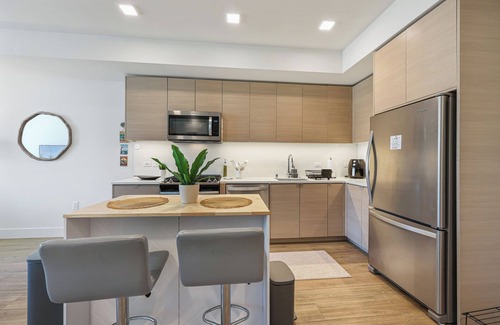 Civic Core Apartment | NEW DT San Diego Stay Queen Bed, Pool & Sauna