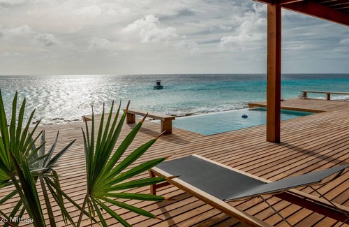 Kralendijk House | NEW ECO BEACH HOUSE 3 DIRECTLY ON THE BEACH SLEEPS 8
