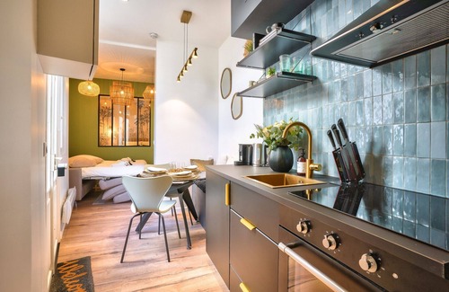 Grenelle Apartment | NEW Eiffel Tour ! Splendid 2BR & 1 BR Apts in the Heart of Paris
