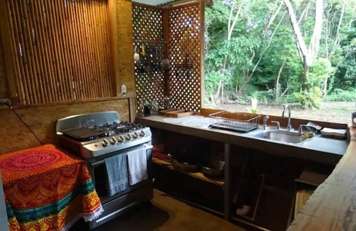 Playa Negra Cabin | New, El Chic Shack, Rustic yet Comfy walk to Negra